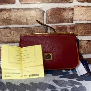 Dooney & Bourke Burgundy Lexi crossbody nwt